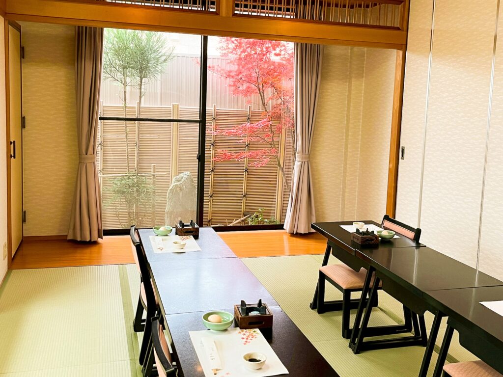 ゆっくり話せる個室で楽しむ会席料理